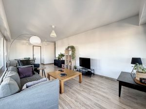 Appartement dernier étage Lyon 9, 79m2,  4 pièces, 3 chambres, grand balcon sans vis à vis + garage