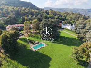 Appartement Collonges Au Mont D’Or 4 pièce(s) 133m2, 2 places de stationnement, copropriété avec parc arboré et piscine