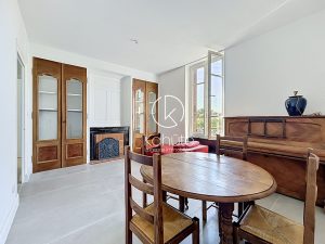 FONTAINES-SUR-SAÔNE – Appartement T3 de 59m2, 2 chambres, entièrement rénové avec stationnement privé et transports à proximité