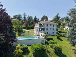 Maison Saint Didier Au Mont D’Or 7 pièce(s) 210m2 avec dépendance et grand garage, 1579m2 de terrain, au calme, situation privilégiée avec une belle vue dégagée.
