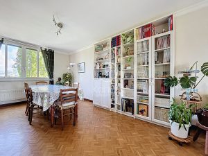 Appartement Champagne Au Mont D Or 7 pièce(s) 135 m2, 4 chambres et 1 bureau, 2 caves, 1 parking et 1 garage