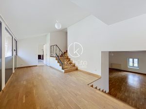 Appartement rénové, Collonges Au Mont D’Or 4 pièce(s) 133m2, 2 places de stationnement, copropriété avec parc arboré et piscine